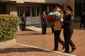 Фото: В Новокузнецке открыли мемориальную доску в честь убитого в Чечне полицейского 1