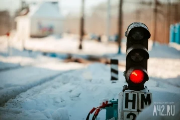 Фото: Кузбассовец чудом выжил на мосту после прохождения поезда 1