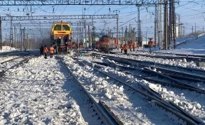 В Кузбассе привлекли дополнительную спецтехнику для очистки железнодорожных путей