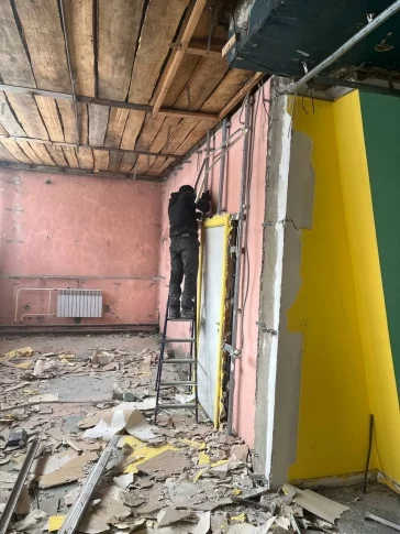 Фото: Мэр Кемерова рассказал о ходе ремонта легкоатлетического манежа 3