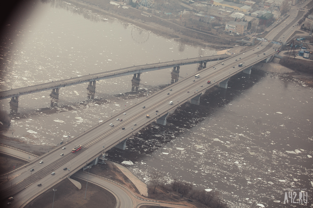 Кемеровчане просят власти заделать «дыры» на Кузнецком мосту