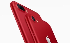 Apple представила ярко-красные iPhone 