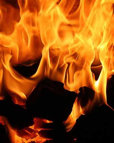 Соцсети: кузбассовец заживо сгорел в своей машине