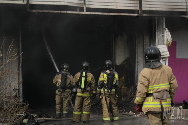 В Новокузнецке в строящейся многоэтажке вспыхнул пожар 