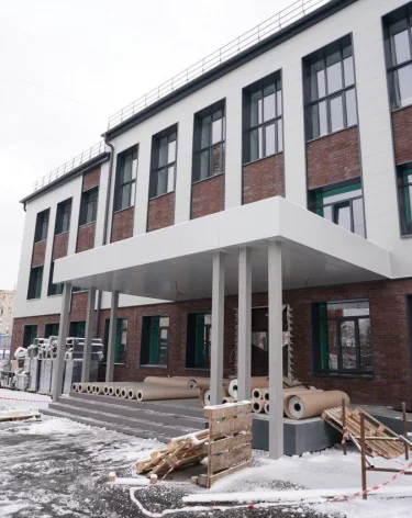 Дмитрий Анисимов: ремонт школы №10 в Кемерове завершён на 80%