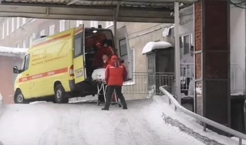 Фото: Видео: в Кемерово привезли выжившего при ЧП на шахте «Листвяжная» горноспасателя 1