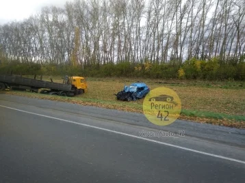 Фото: В аварии с КамАЗом на кузбасской трассе погибла семейная пара 1