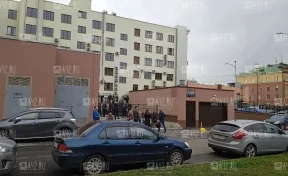 Очевидцы: в Кемерове эвакуировали посетителей бизнес-центра, автовокзала и университета из-за сообщений о минировании