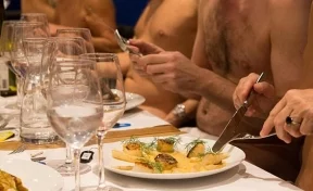 «Последний голый ужин в Париже»: во Франции закрывается ресторан для нудистов