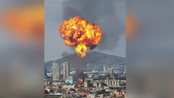 Фото: В Мехико на алкогольной фабрике прогремел сильный взрыв 1