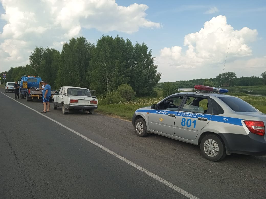 В Кузбассе 16-летний подросток, везущий целую компанию в автомобиле, попался ГАИ
