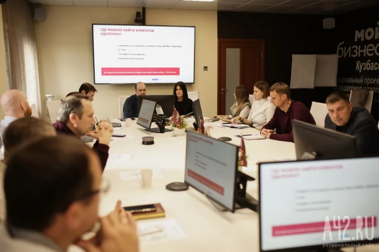 Фото: ИИ съел юристов, завод зовёт: почему дети в Кузбассе выбирают техникумы вместо вузов 4