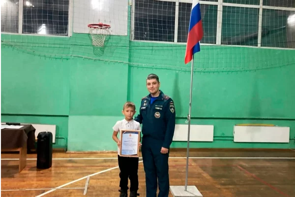 Восьмилетний мальчик спас младшую сестру из горящего дома в Кузбассе