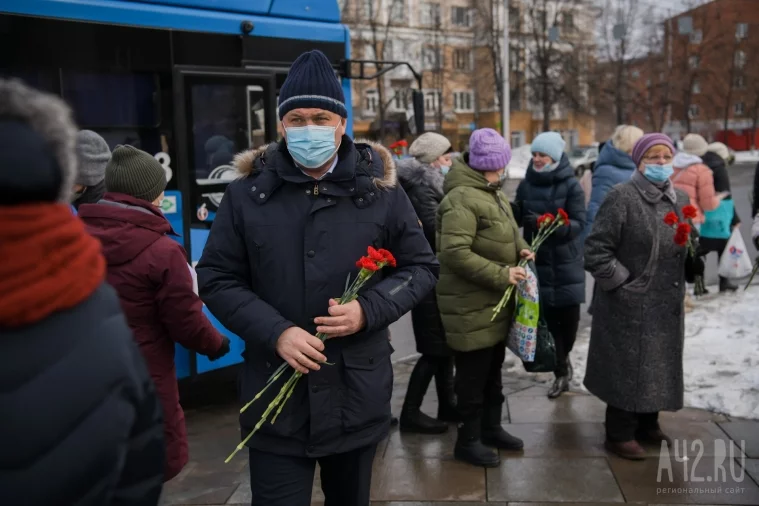Фото: Губернатор Кузбасса почтил память погибших при пожаре в «Зимней вишне» 6