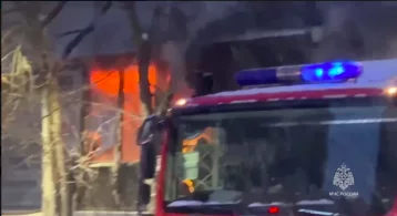 Фото: Опубликовано видео мощного пожара на Пушкинской площади в Москве, его тушат более 120 человек 1