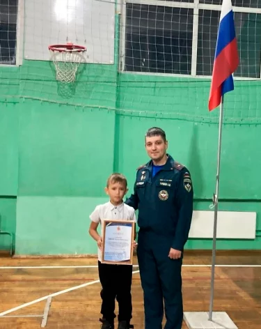 Восьмилетний мальчик спас младшую сестру из горящего дома в Кузбассе