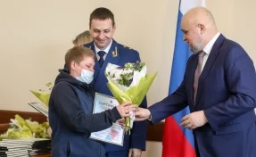 В Кузбассе дети-сироты получили сертификаты на 1,4 млн рублей для покупки жилья