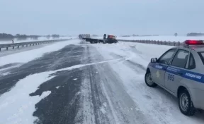 Участок трассы Кемерово — Новокузнецк перекрыли из-за ДТП с 8 автомобилями