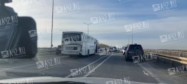 Фото: ДТП с автобусом и двумя автомобилями произошло на 14 км трассы под Кемеровом 2