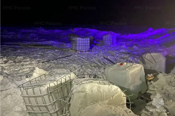 На федеральной трассе под Красноярском обнаружили тысячи литров соляной кислоты