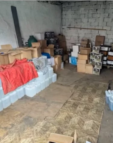 В Кузбассе вынесли приговор мужчине, организовавшему в гараже склад контрафактного алкоголя