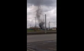 В Кемерове за «Авторынком» загорелись автобус и «Газель»