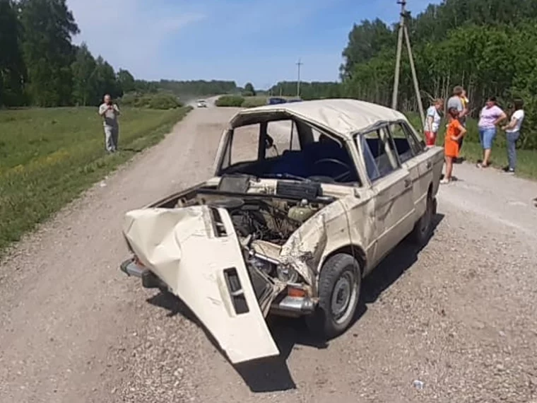 Фото: В Кузбассе росгвардеец вытащил 11-летнего мальчика из перевернувшейся машины 2