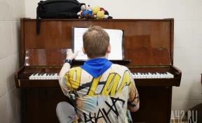 Сохранить любовь, не свалившись в безумие. Как в Кемерове реабилитируют детей с аутизмом и какие ловушки ждут родителей на этом пути