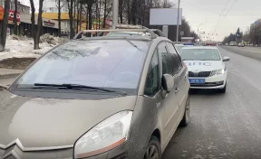 В Кемерове на проспекте Ленина инспекторы ГИБДД задержали водителя без прав
