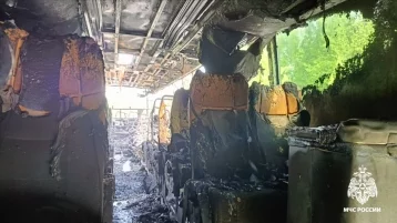 Фото: В Костромской области загорелся автобус, который вёз детей в санаторий 1
