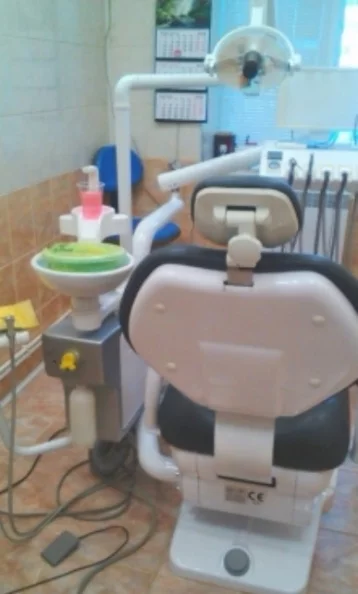 Фото: В кузбасской клинике приставы арестовали за долги стоматологическое кресло 1