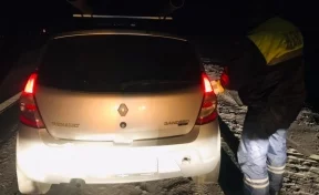 В Кузбассе полицейские помогли водителю из Новосибирска, оставшемуся без топлива