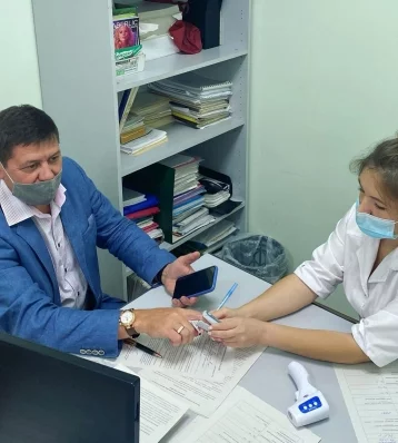 Фото: Мэр кузбасского города прошёл ревакцинацию от коронавируса 1