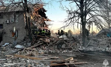 Фото: В Запорожской области в доме обрушился подъезд, погибли дети 4
