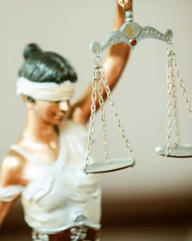 Жителя Краснодарского края оштрафовали за чулки со свастикой