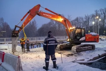 Фото: В Кемерове аварийный путепровод в Пионере режут алмазной пилой 2