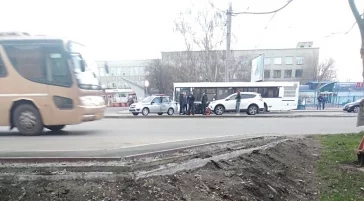 Фото: Около вокзала в Кемерове сбили мотоциклиста 3