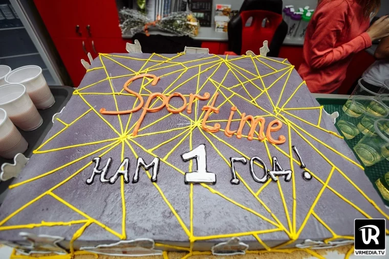 Фото: Фитнес-клуб SporTime разыграл на дне рождения безлимитный абонемент 6