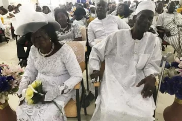 Фото: В Гане 96-летний мужчина женился на своей любовнице 1