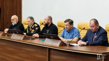 Фото: В Кемерове для студентов КемГУ провели встречу с ветеранами СВО 3