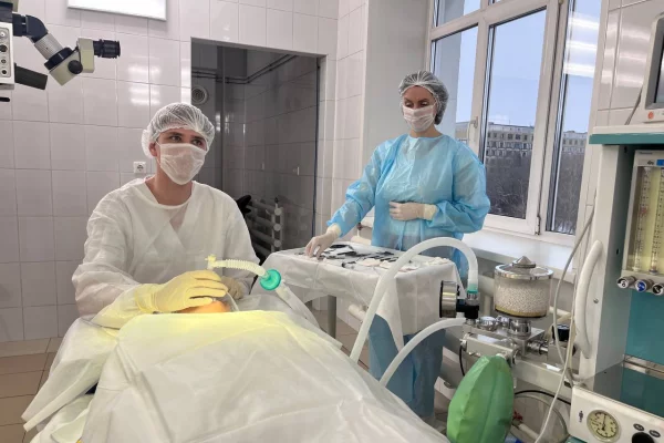 С начала года в медицинские организации Кузбасса устроились 1085 молодых специалистов