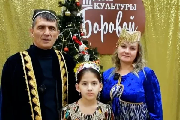 Кемеровчан поздравили с Новым годом на разных языках