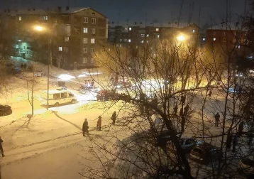 Фото: В Кемерове многоквартирный дом эвакуировали из-за сообщения о минировании 1