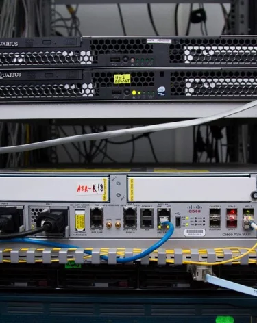 В нескольких российских регионах пропал проводной интернет