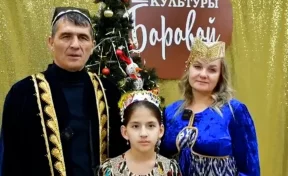 Кемеровчан поздравили с Новым годом на разных языках