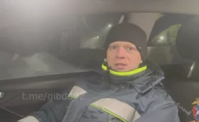 В Кемерове автоинспекторы помогли водителю замерзающего автомобиля 