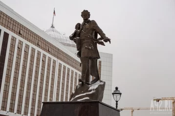 Фото: В Кемерове установили памятник Петру I 1
