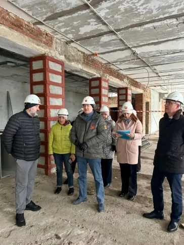 Фото: Власти пригрозили подрядчику жёсткими мерами за срыв ремонта школы в Кузбассе 2