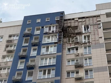 Фото: В Белгороде после атаки БПЛА повреждены 10 квартир в многоэтажке и 24 машины 1