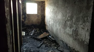 Фото: В МЧС рассказали подробности ночного пожара в кемеровском общежитии 1